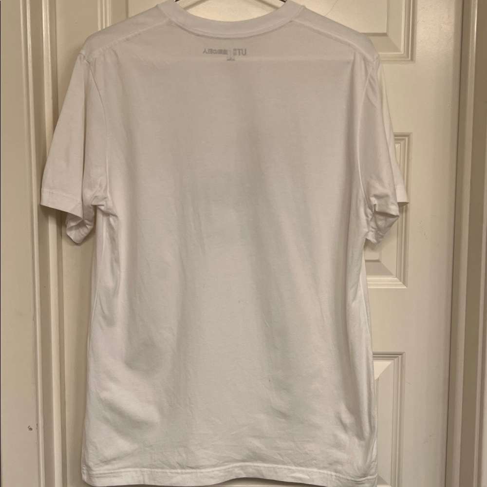 Uniqlo UT x Attack on Titan Anime Graphic Tee (2023) - Picture 4 of 4